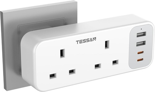 Way plug adaptor with 4 - plug, uk